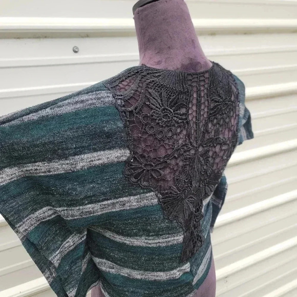 Bongo Women's Green Striped Crop Top Lace Back Knit Sweater BOHO Sz M - Picture 3 of 9